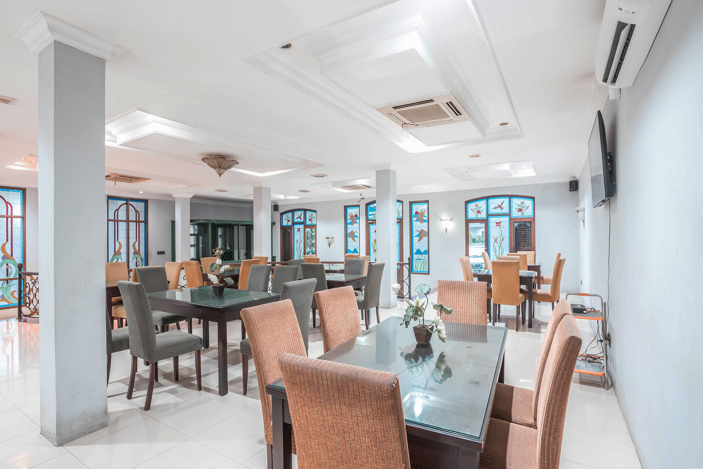 Super Oyo 686 Bunga Karang Hotel Bekasi Eksteriør bilde