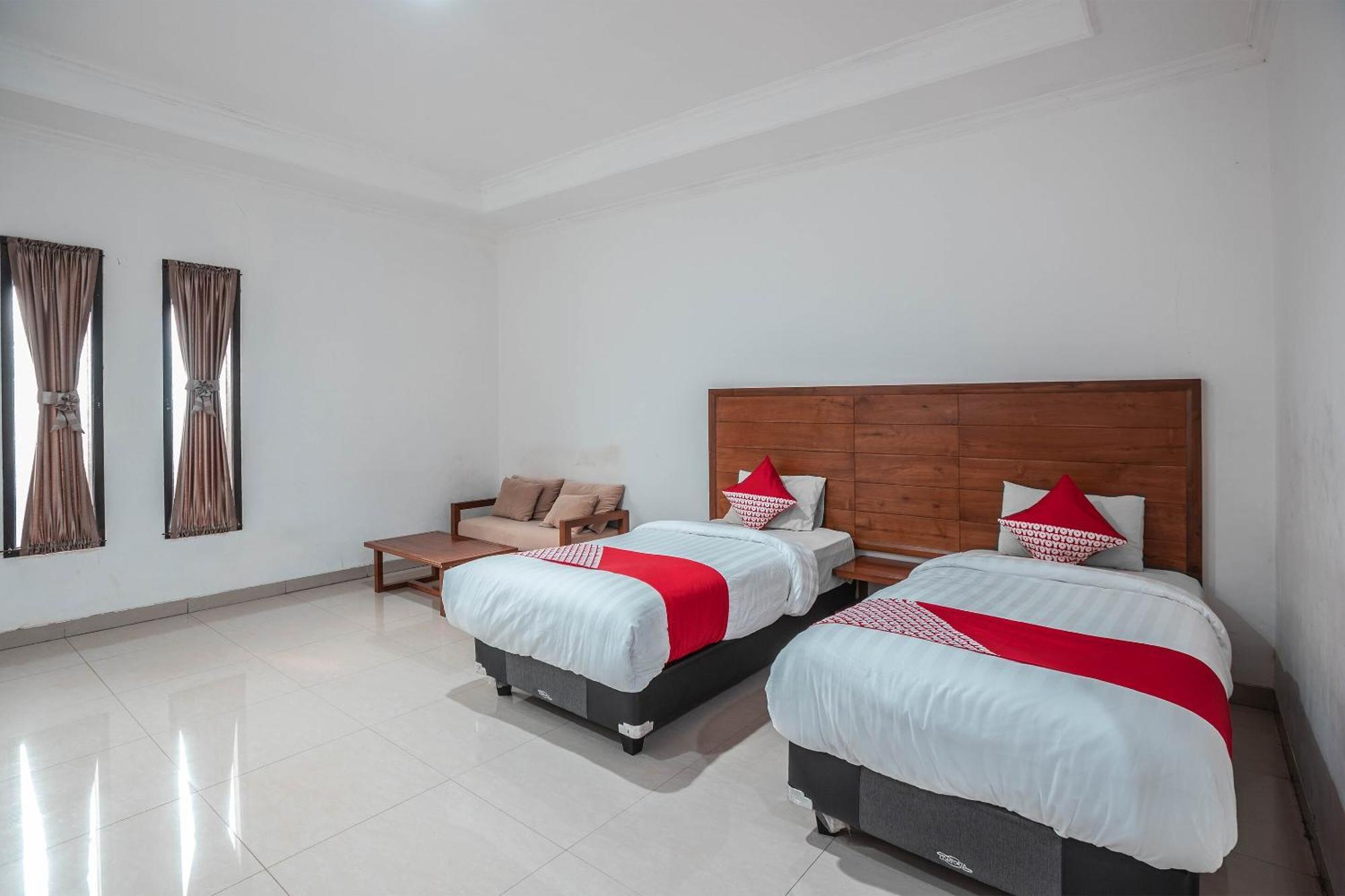 Super Oyo 686 Bunga Karang Hotel Bekasi Eksteriør bilde