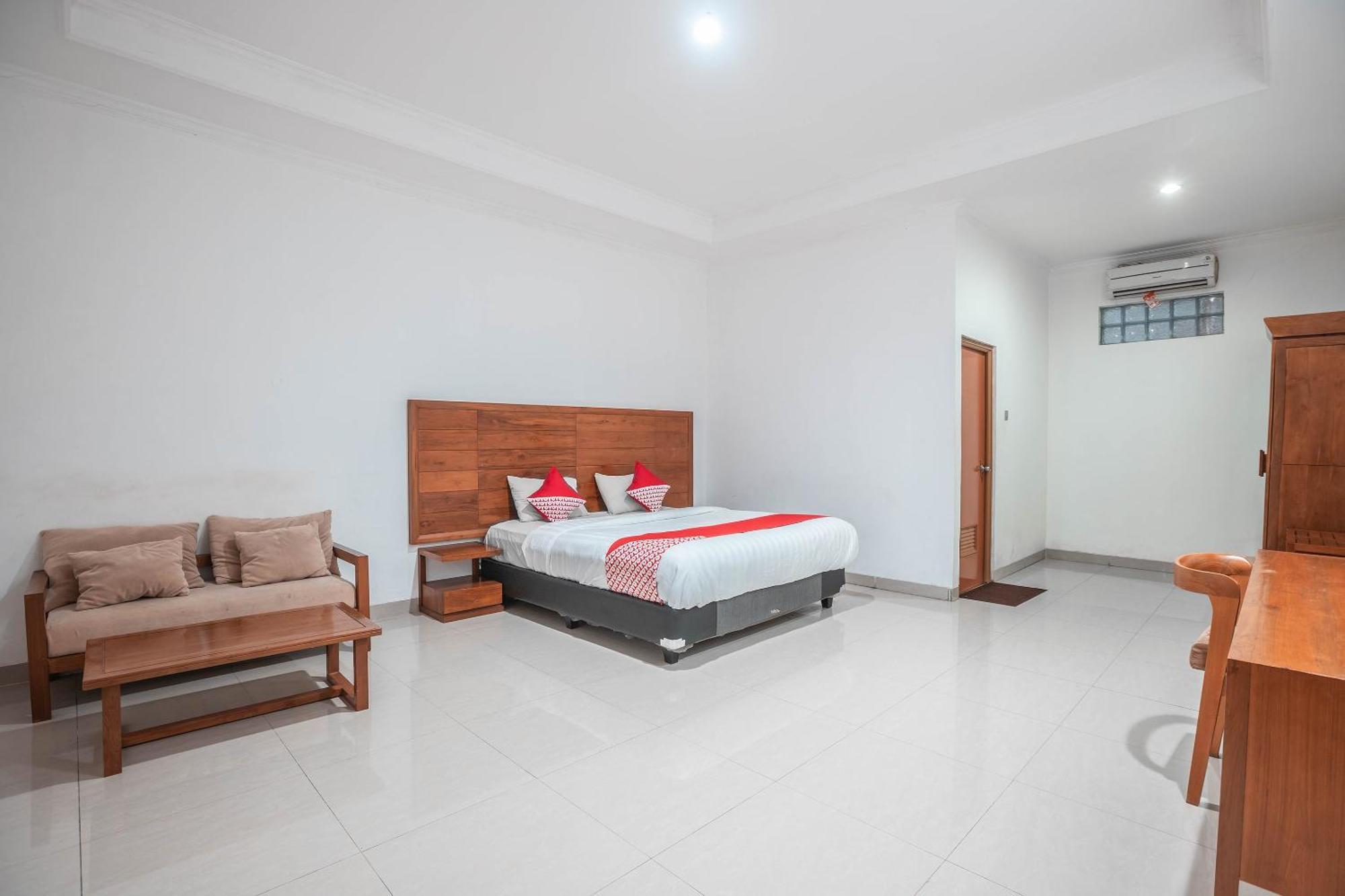 Super Oyo 686 Bunga Karang Hotel Bekasi Eksteriør bilde