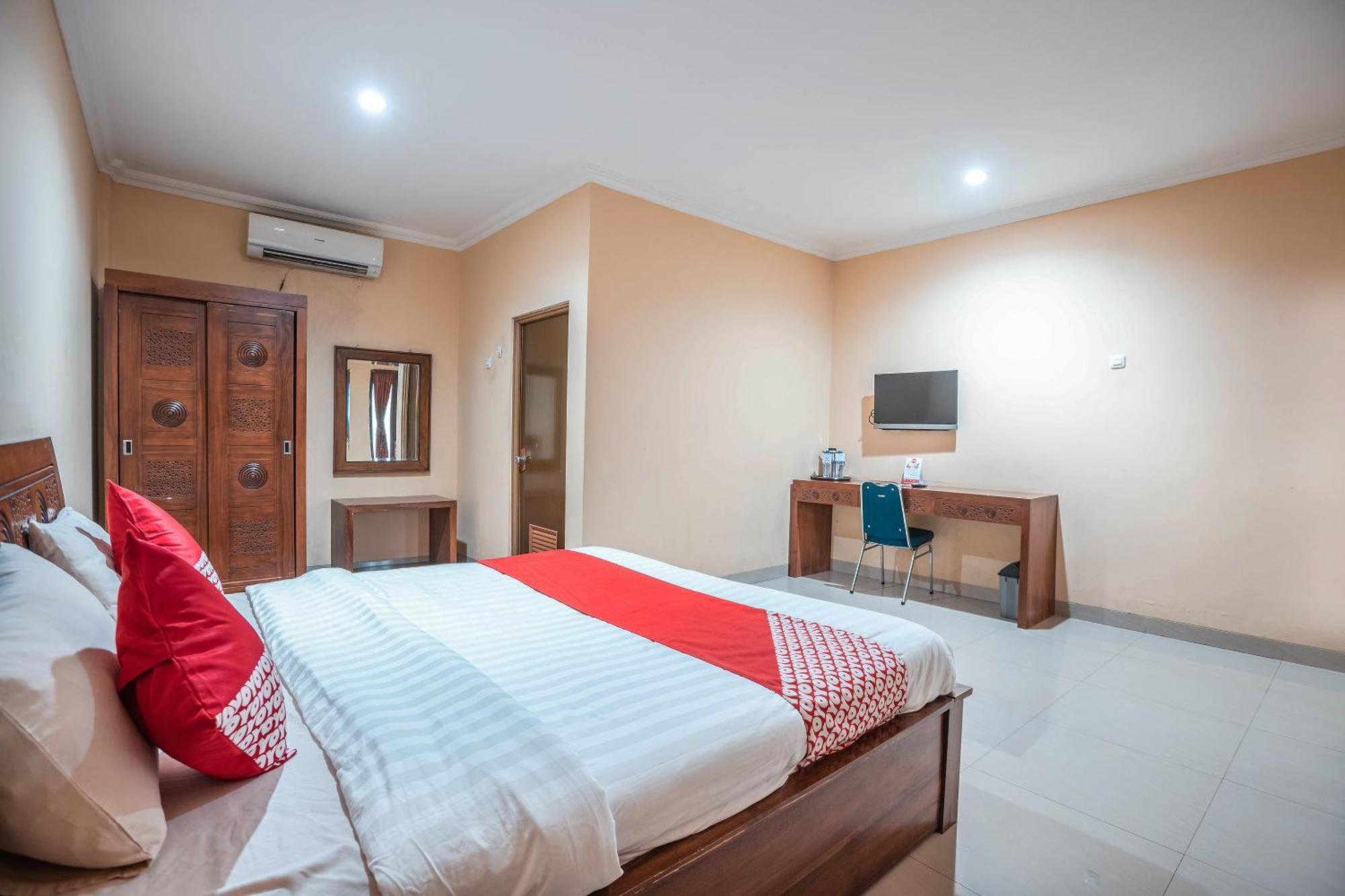 Super Oyo 686 Bunga Karang Hotel Bekasi Eksteriør bilde