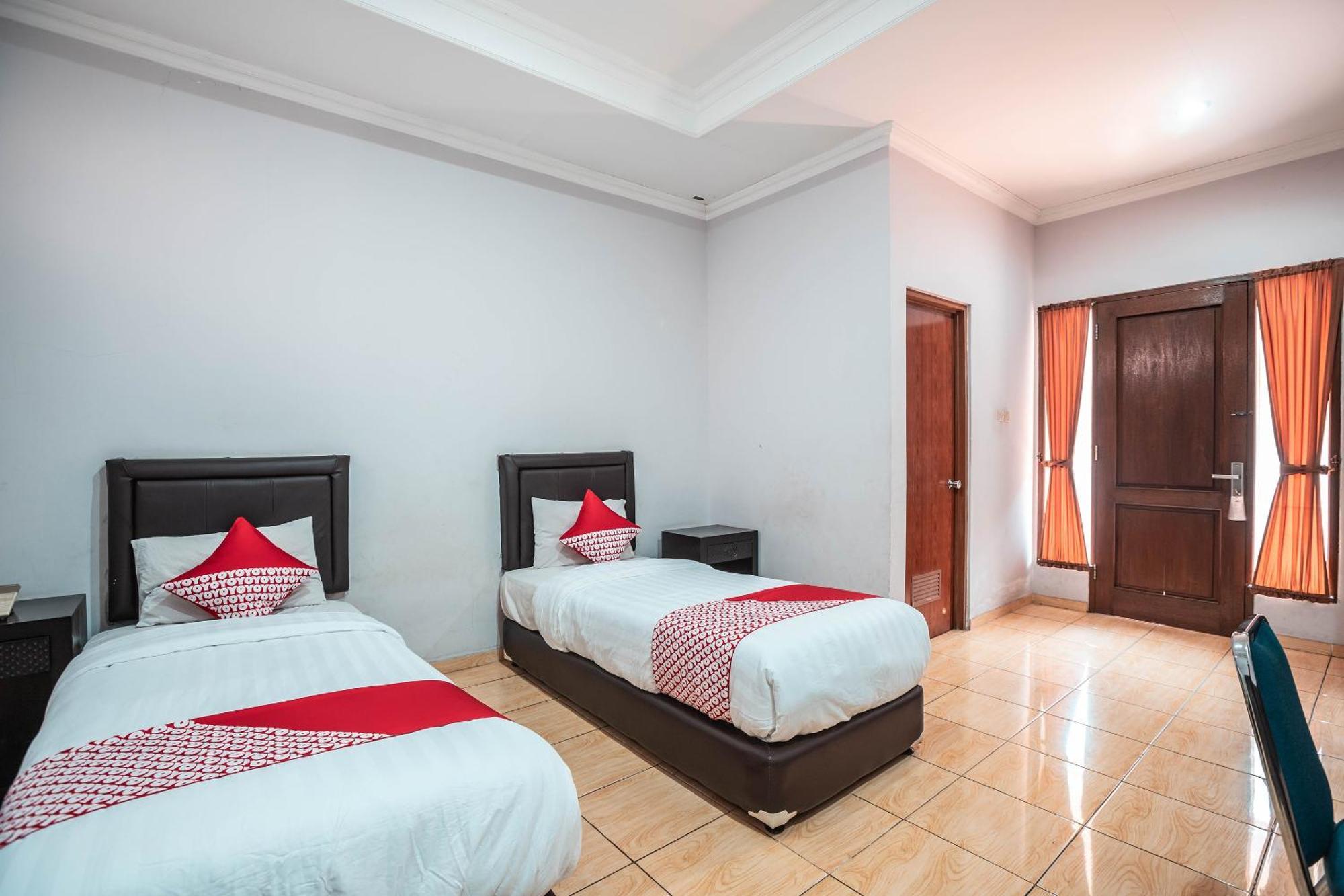 Super Oyo 686 Bunga Karang Hotel Bekasi Eksteriør bilde
